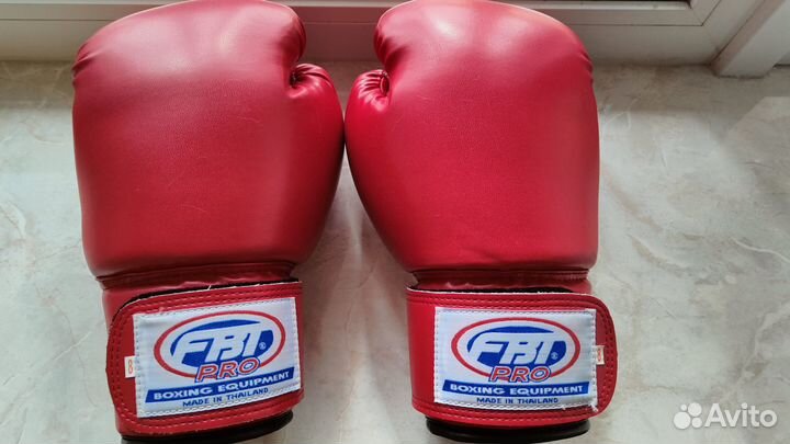 Боксерские перчатки FBT PRO 8 унц. новые