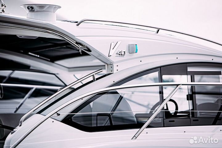 Моторная яхта Princess V40 (2017 г.в. 130 м/ч)