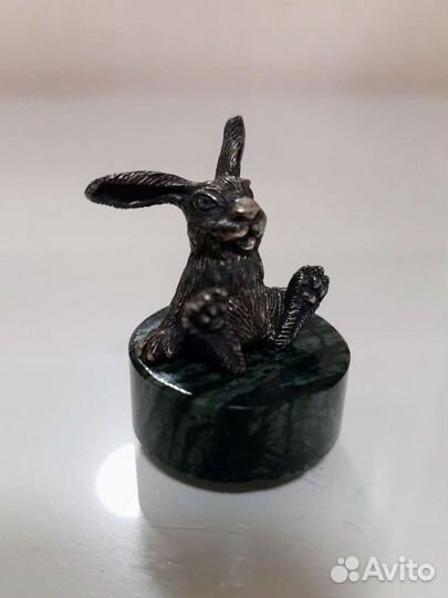 Бронзовая фигурка 