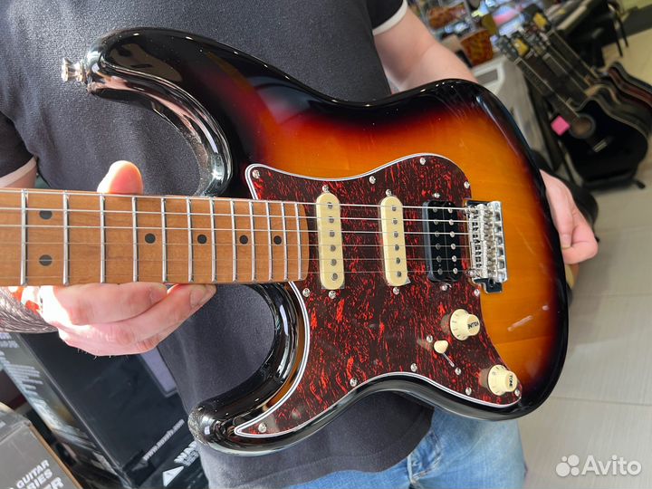Электрогитара леворукая стратокастер