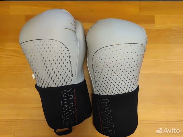 Боксерские перчатки