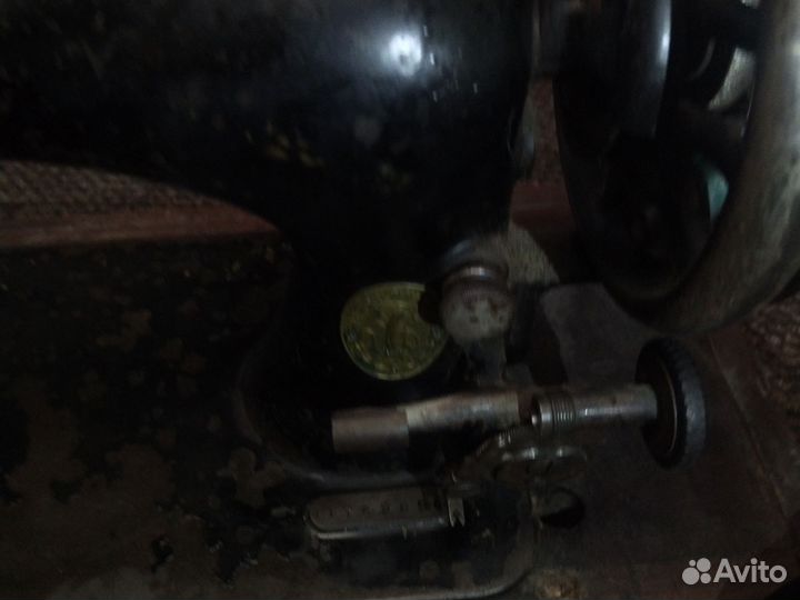 Швейная машинка зингер