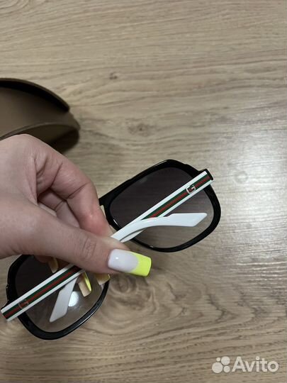 Солнечные очки gucci