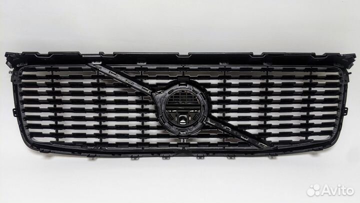 Решетка радиатора Volvo XC90 r-design черный гляне