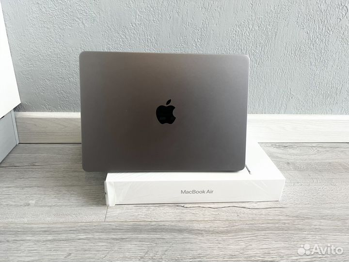 MacBook Air 13.6