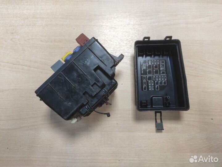 Блок предохранителей Ford Mondeo 2