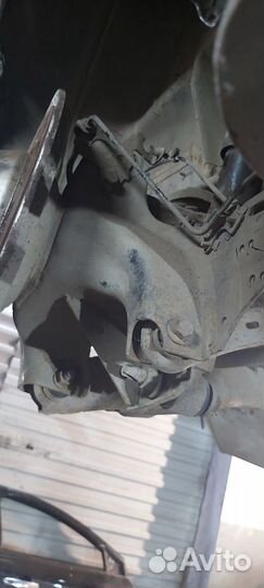 Кулак задний левый Форд Мондео 4