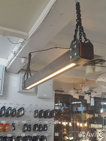 Люстра из дерева