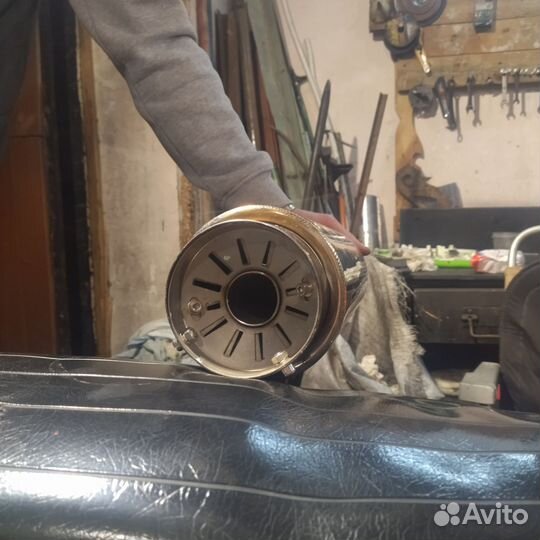 Глушитель на автомобиль банка