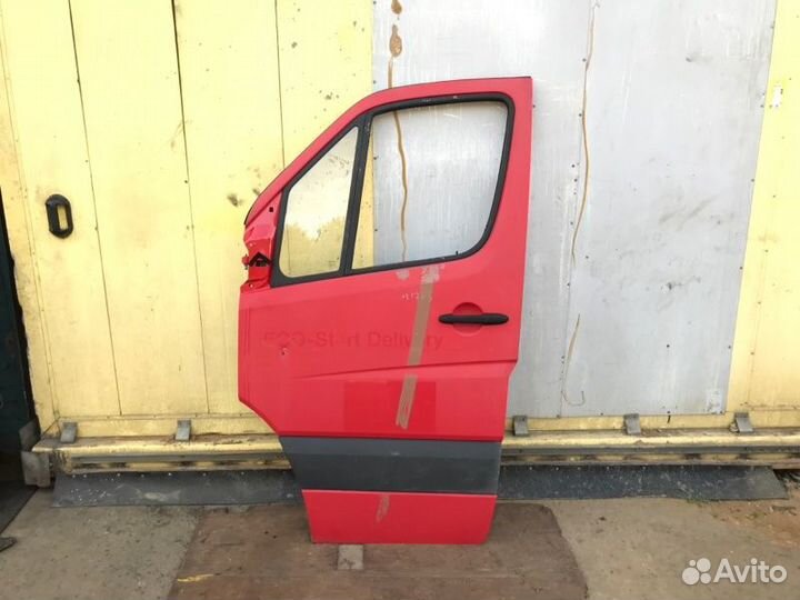 Дверь передняя левая Mercedes Sprinter W906