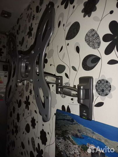 Крепление для телевизора на стену поворотный