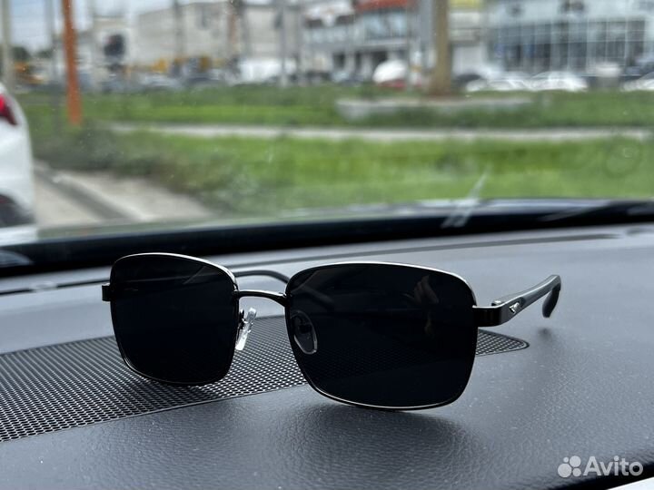 Солнцезащитные очки с поляризацией