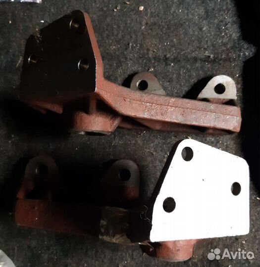 Кронштеин тормозной камеры левый правый Паз