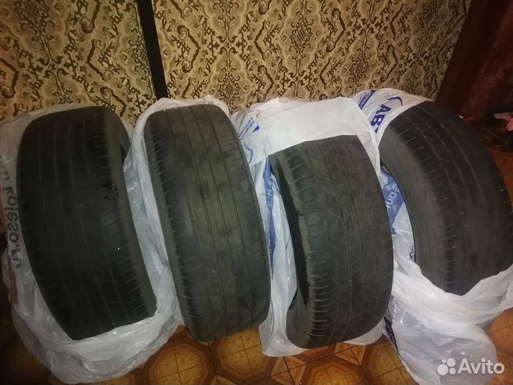 Goodyear EfficientGrip 215/60 R16