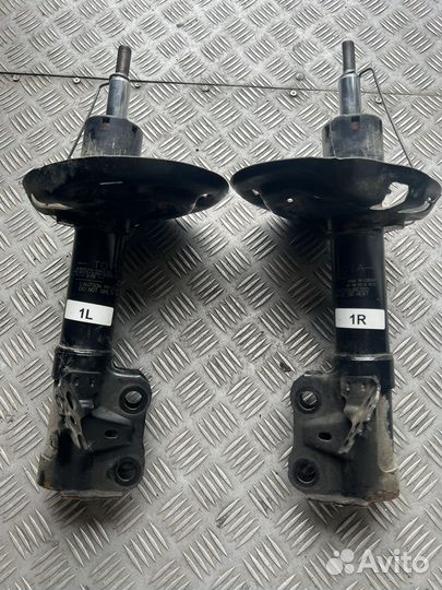 Стойки на toyota camry 70