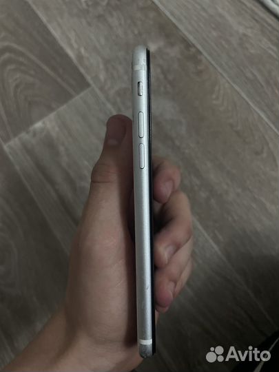iPhone SE (2020), 128 ГБ