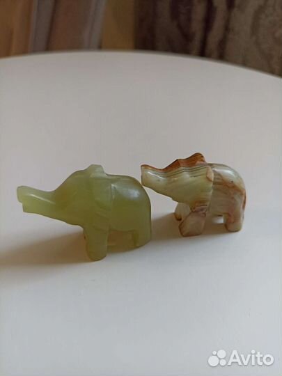 Сувенирные фигурки из фарфора, оникса, керамики