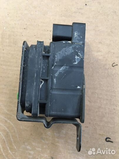 Блок клапанов подвески Volkswagen Phaeton (1837)