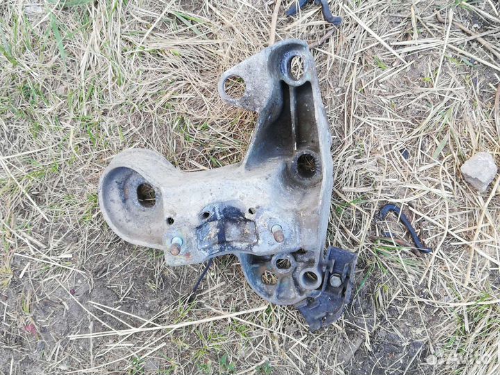 Кронштейн Ауди А6 С5