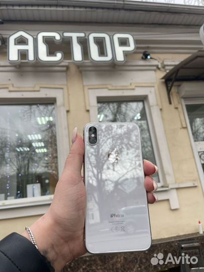 iPhone X, 64 ГБ
