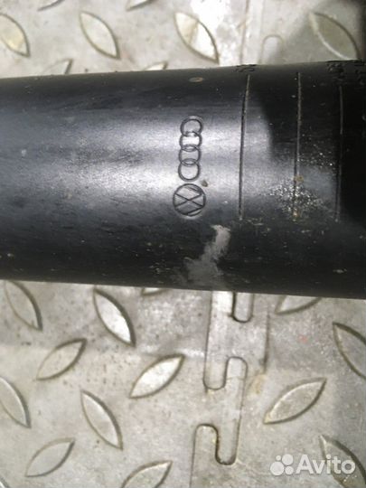 Амортизатор задний (Volkswagen Tiguan)