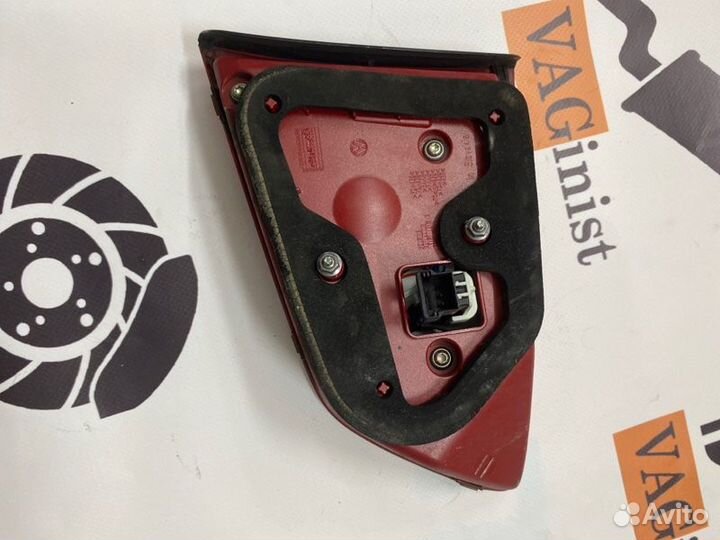 Фонарь крышки багажника задний левый Vw Passat B7