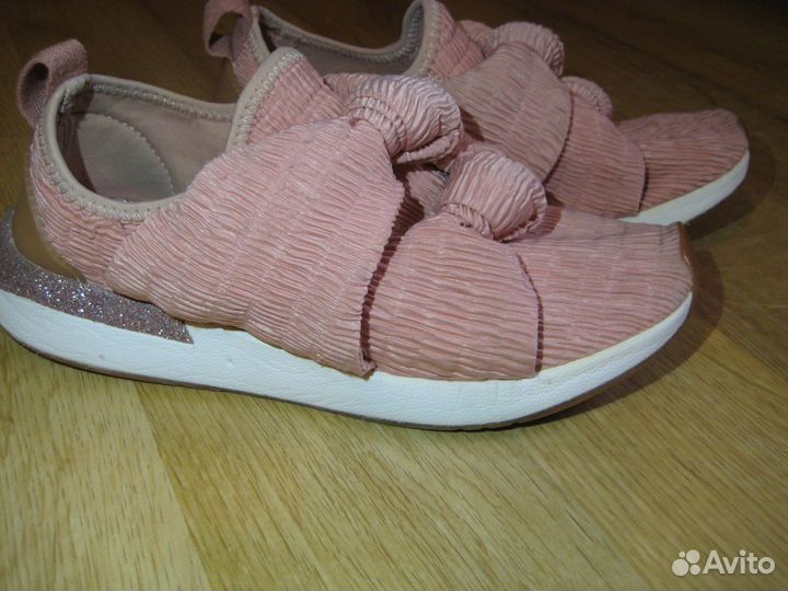 Кроссовки Zara