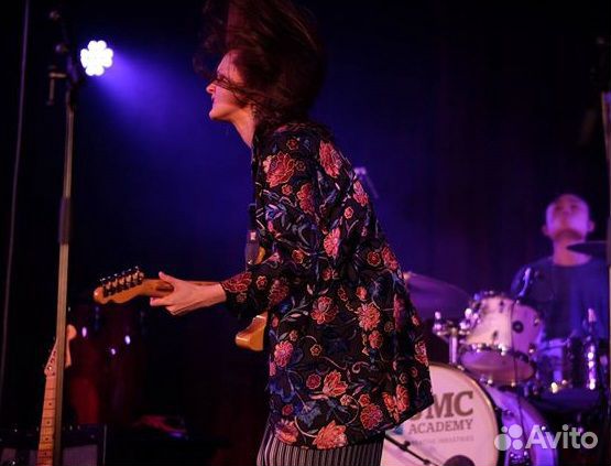 Преподаватель по гитаре, вокалу и рисунку