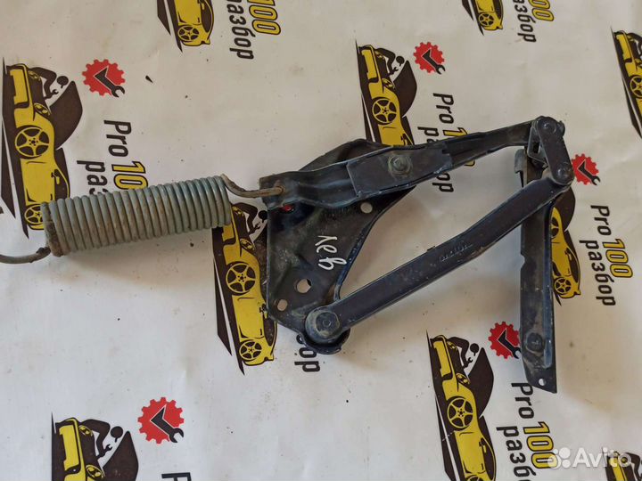 Volvo 850 петля капота