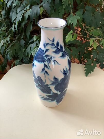Ваза фарфоровая для цветов