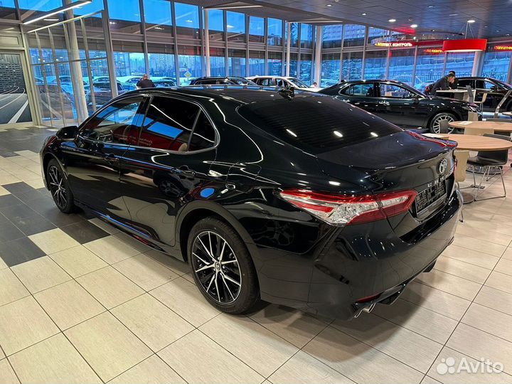 Toyota Camry 2.5 AT, 2023