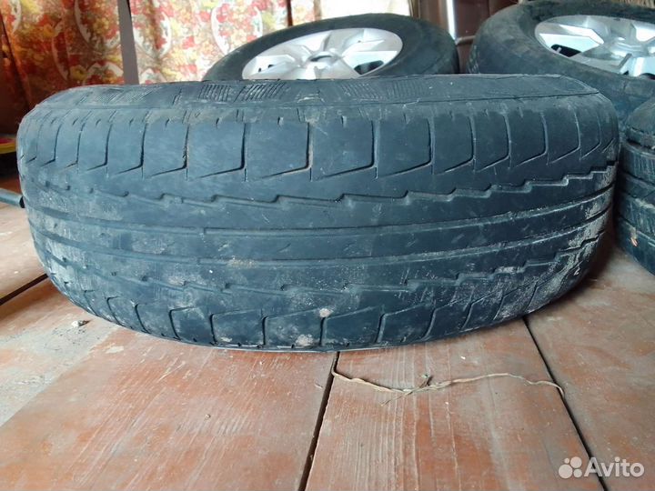Kumho Solus KH16 235/75 R16