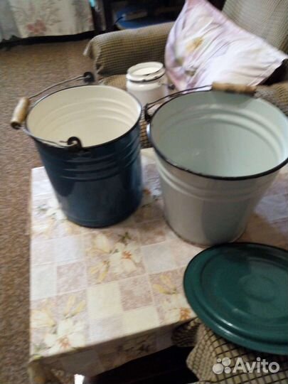 Эмалированное ведро и чашки и кружки СССР