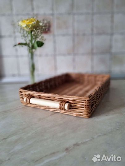 Поднос плетеный
