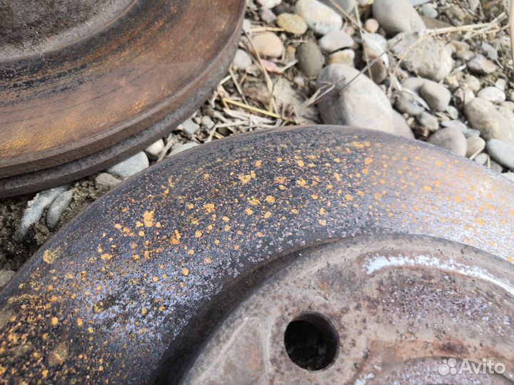 Передние тормозные диски с колодками Ford Fusion