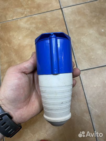 Розетка прямая 89032 220V (новая)