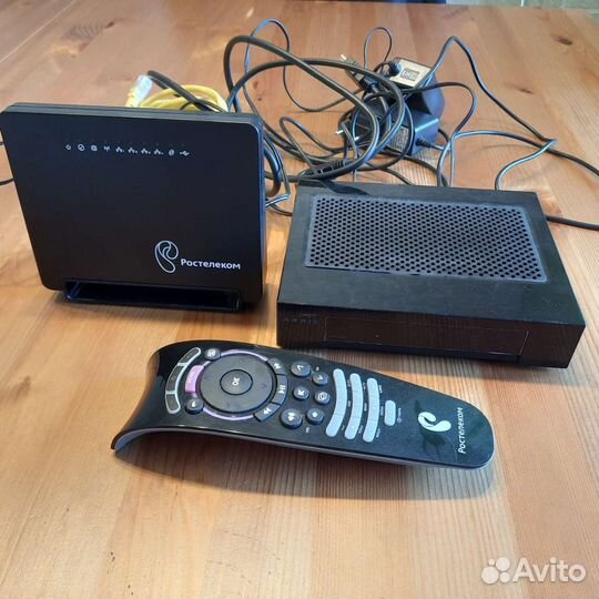 Роутер и TV приставка ростелеком