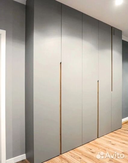 Современный шкаф