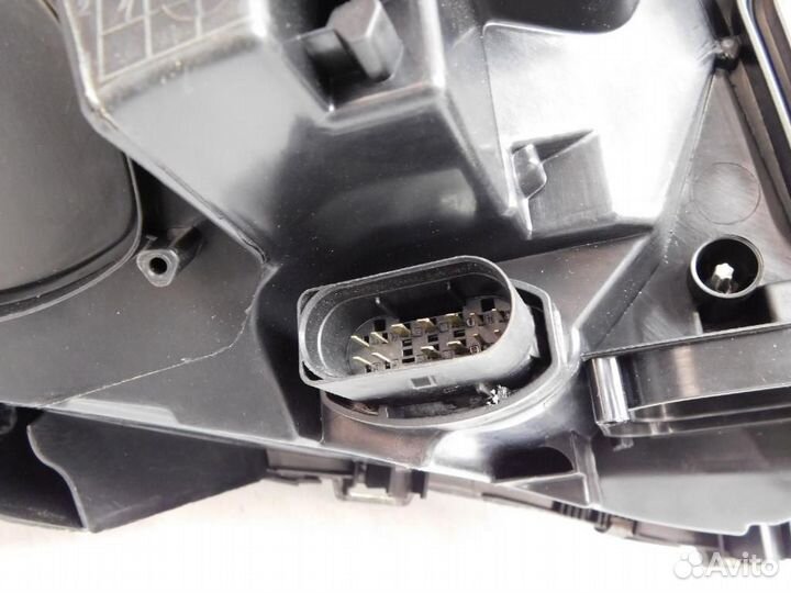 Фара левая Mercedes-Benz M-Class