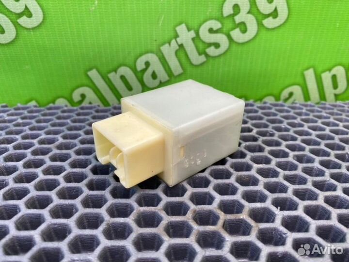 Реле поворотов Mazda Mpv LW5W GY-DE 2.5 2001