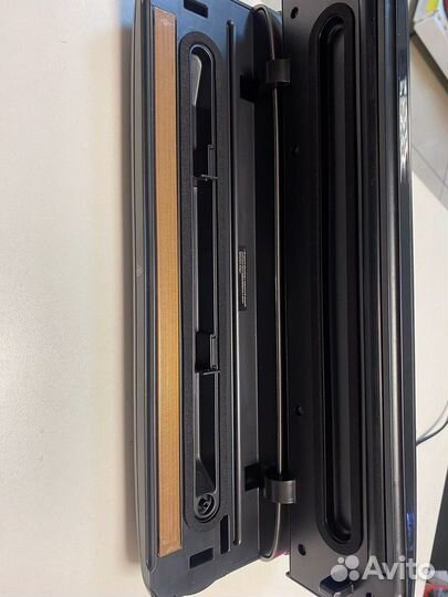 Вакуумный упаковщик Kitfort KT-1526