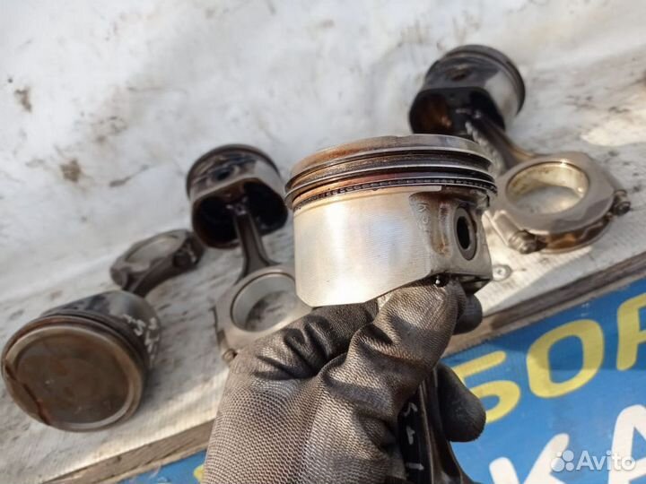 Поршень+шатун 16V 1 1.6 K4MB701 Megane Scenic