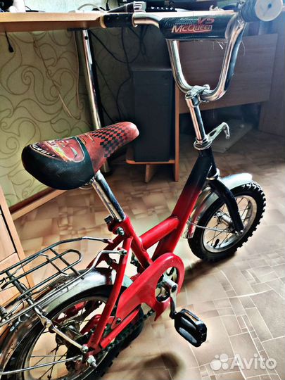 Детский велосипед четырехколесный 12 (от 1,5 лет)