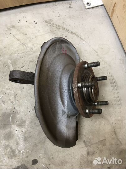 Правый поворотный кулак со ступицей лансер 10 асх