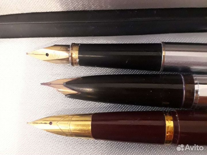 Перьевая ручка с золотым пером
