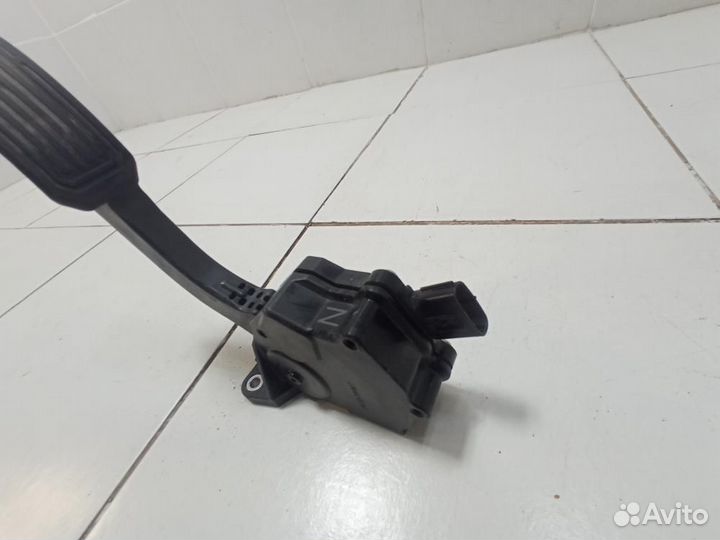 Педаль газа Toyota Avensis T270 ZRT271 2008-2012