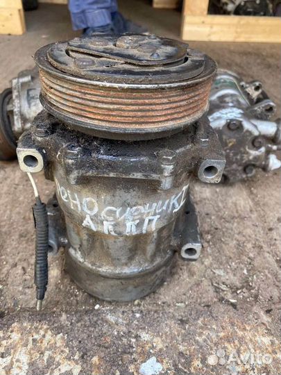 Компрессор кондиционера Renault Scenic 1