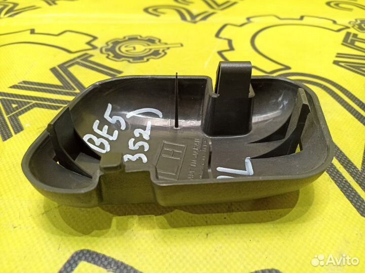 Обшивка крышки багажника левая Subaru Legacy BE5