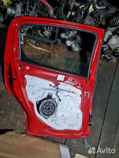 Дверь задняя левая Peugeot 207 хечбек 5FW EP6CD