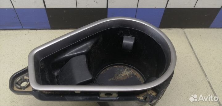 Подстаканник RAV 4 2013